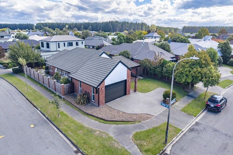 Photo of property in 1 Flaxgrove Place, Parklands, Christchurch, 8083