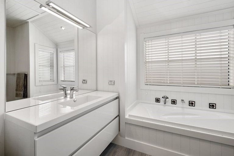 Photo of property in 18 Pukeko Way, Kinloch, Taupo, 3377