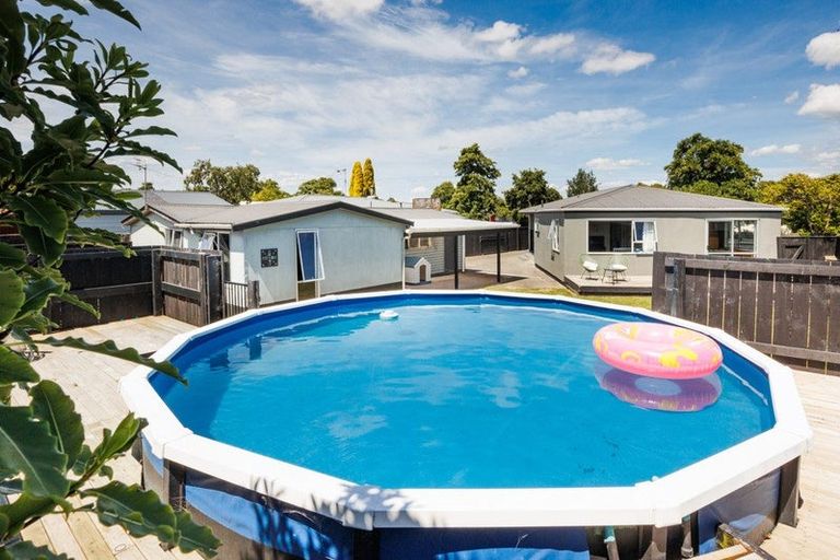 Photo of property in 108 Apollo Parade, Milson, Palmerston North, 4414