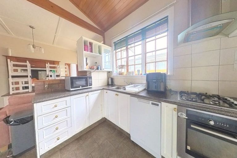 Photo of property in 23 Wainui Road, Waiwhetu, Lower Hutt, 5010