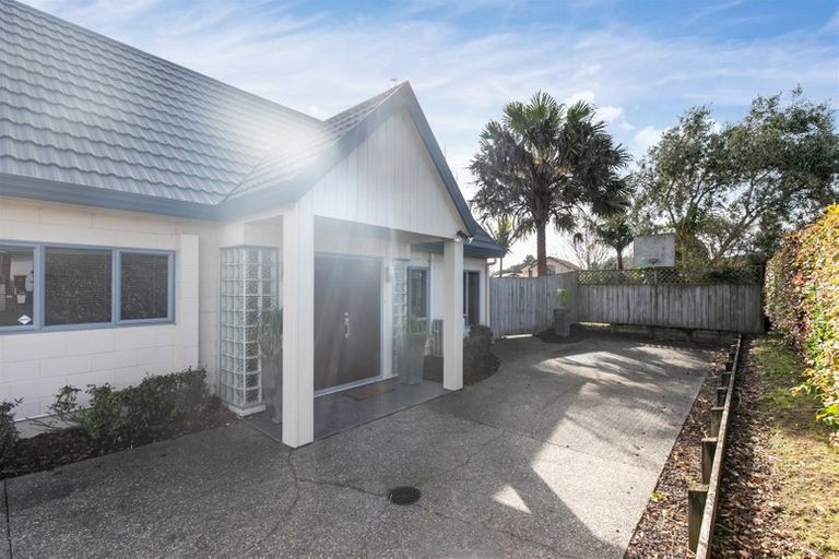 Photo of property in 1 Yacht Place, Bucklands Beach, Auckland, 2012