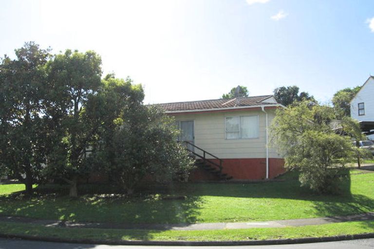 Photo of property in 1/20 Highland Park Drive, Highland Park, Auckland, 2010