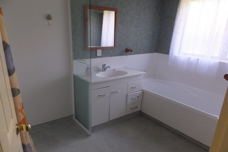 Photo of property in 34 Rototuna Road, Flagstaff, Hamilton, 3210