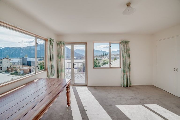 Photo of property in 6 Baker Grove, Wanaka, 9305