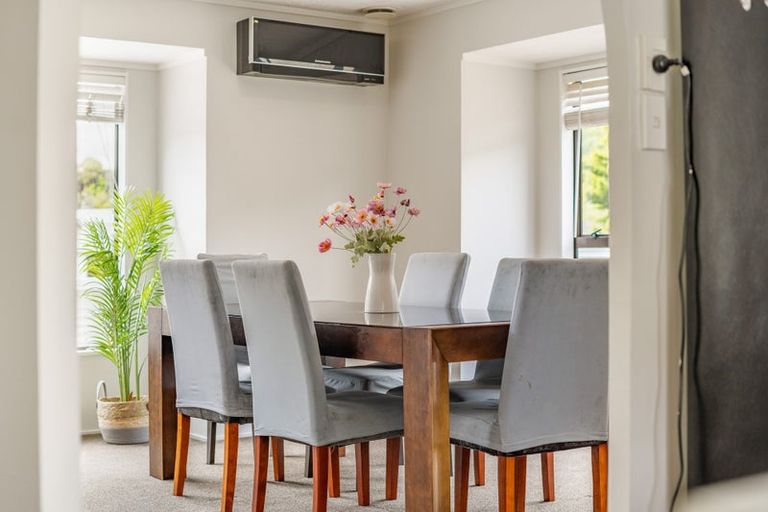 Photo of property in 56 Albatross Close, Whitby, Porirua, 5024