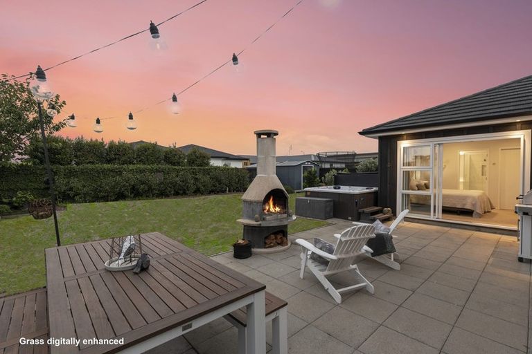 Photo of property in 37 Pohutukawa Parade, Riverhead, 0820