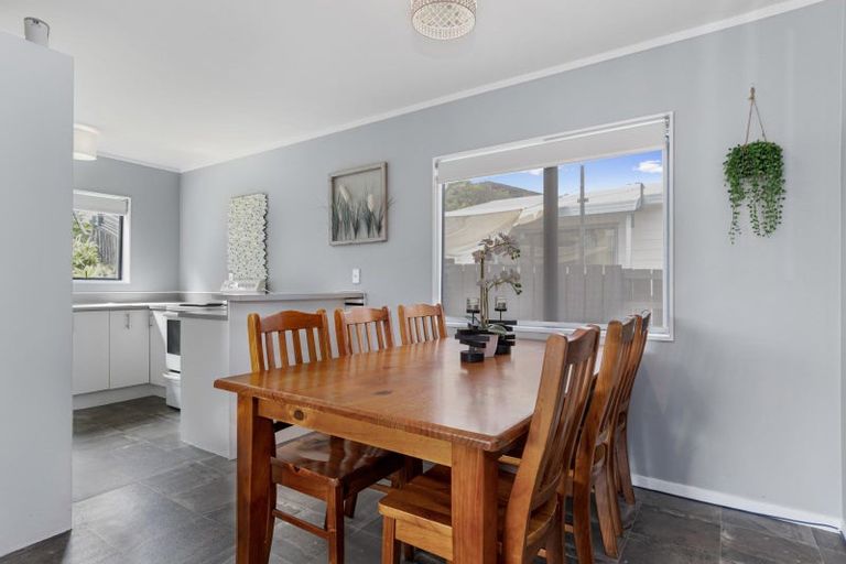 Photo of property in 8 Farrow Way, Welcome Bay, Tauranga, 3112