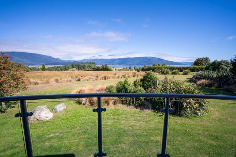 Photo of property in 11 Patience Bay Drive, Te Anau, 9679