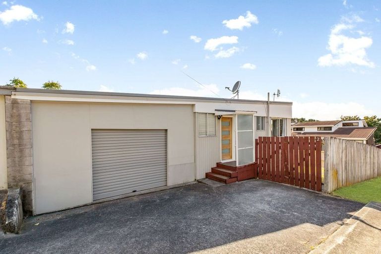 Photo of property in 2/259 Royal Road, Massey, Auckland, 0614