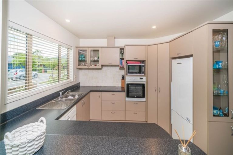 Photo of property in 2 Garforth Green, Halswell, Christchurch, 8025