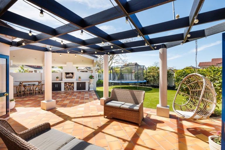 Photo of property in 2 Balmoral Drive, Terrace End, Palmerston North, 4410