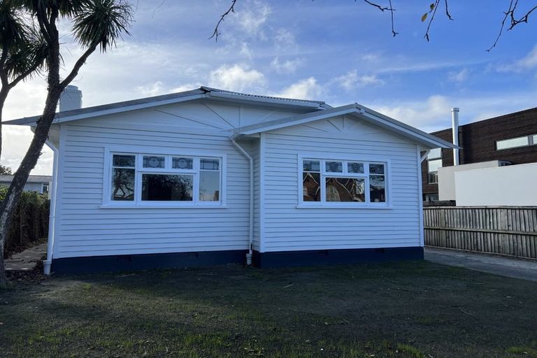 Photo of property in 138 Totara Street, Riccarton, Christchurch, 8041