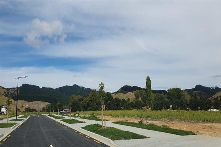 Photo of property in 8 Mataikokako Loop, Kawakawa Bay, 2585