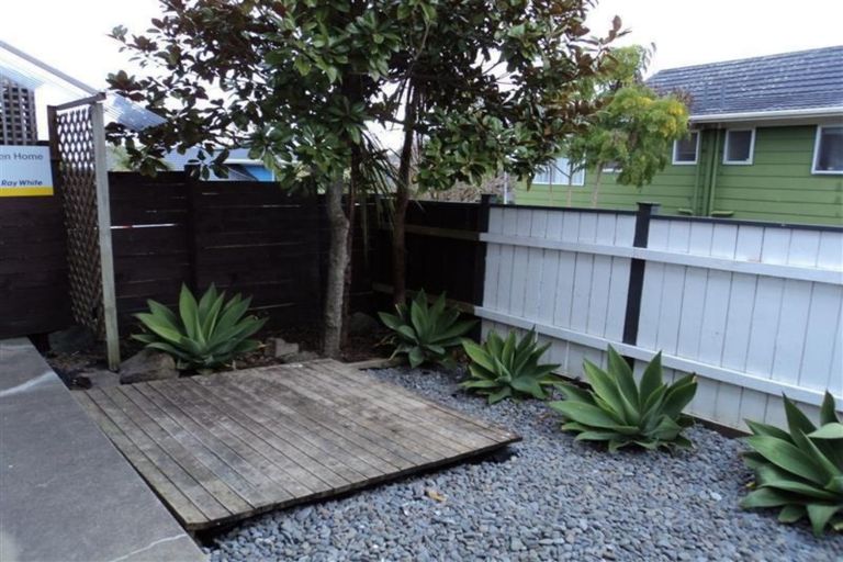 Photo of property in 1/125 Gills Road, Bucklands Beach, Auckland, 2014