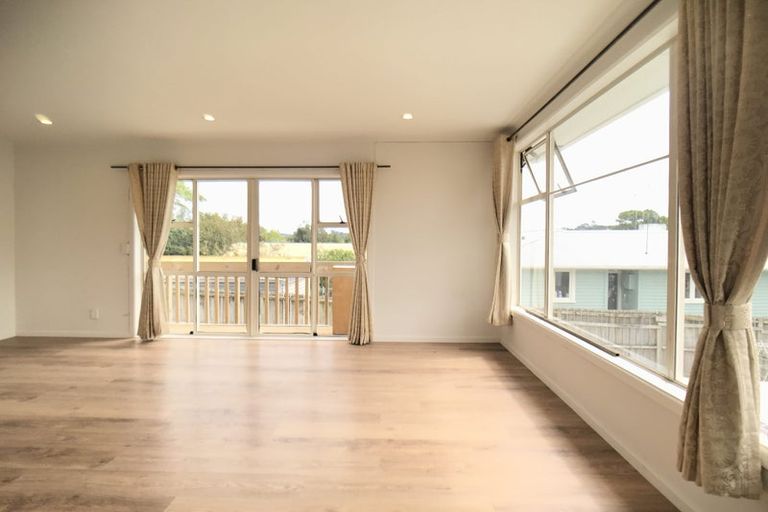 Photo of property in 8a Harrington Road, Henderson, Auckland, 0610