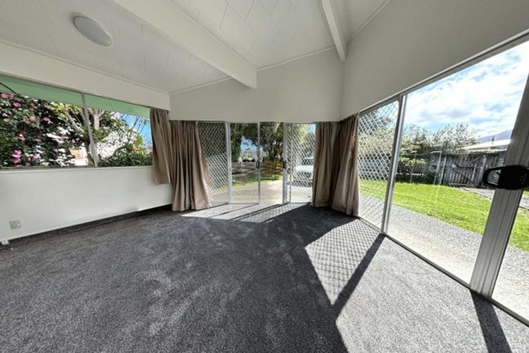 Photo of property in 28 Matai Street, Waikanae, 5036