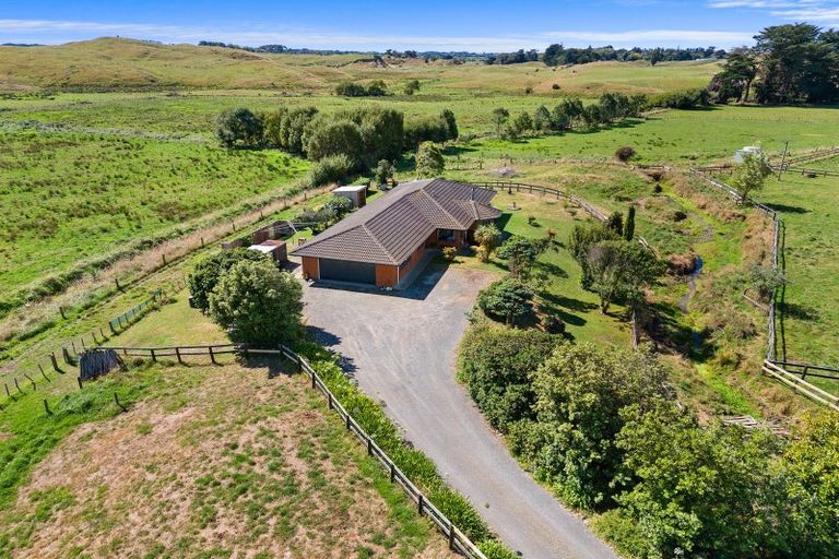 Photo of property in 761 State Highway 1, Te Horo, Otaki, 5581