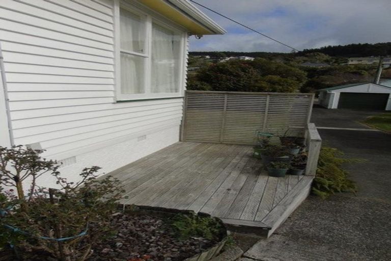 Photo of property in 8 Park Avenue, Tawa, Wellington, 5028