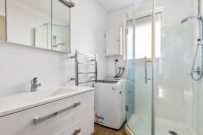 Photo of property in 1/5 Division Street, Riccarton, Christchurch, 8041