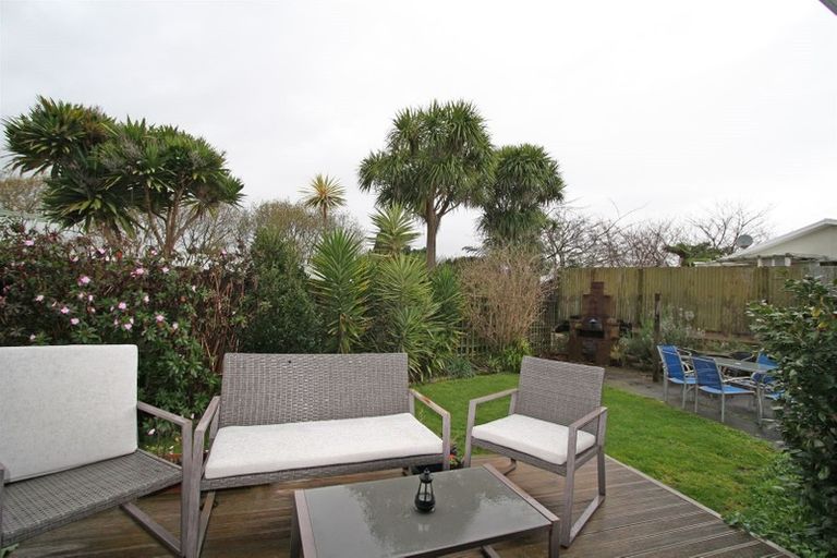 Photo of property in 16 Acacia Place, Bell Block, New Plymouth, 4312