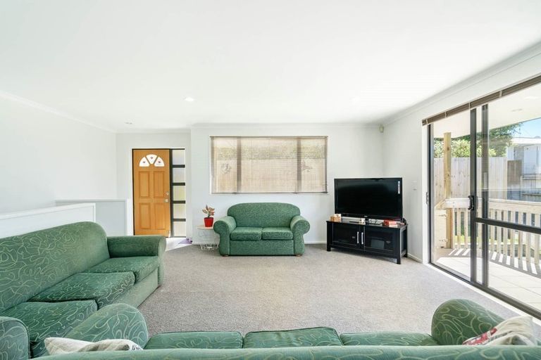 Photo of property in 57a Advene Road, Cockle Bay, Auckland, 2014