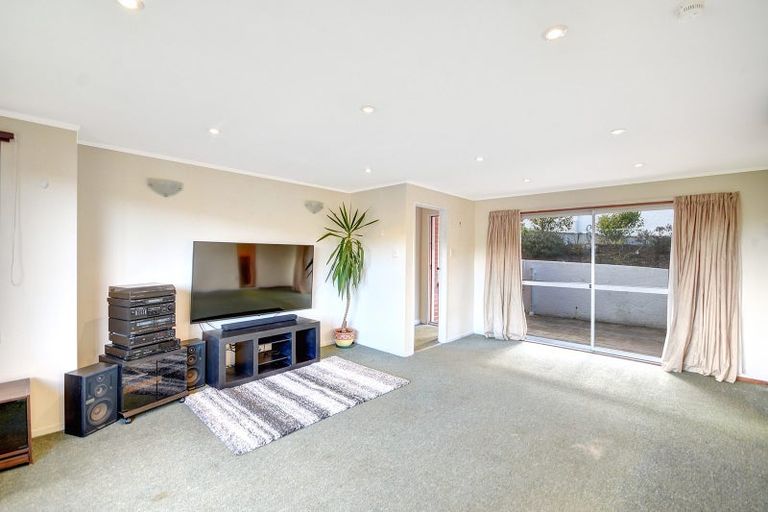 Photo of property in 27 Waldron Crescent, Green Island, Dunedin, 9018