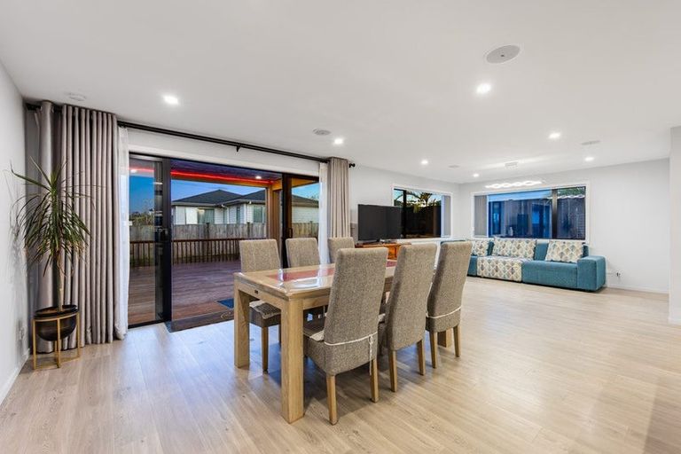 Photo of property in 35 Johns Creek Crescent, Silverdale, 0932