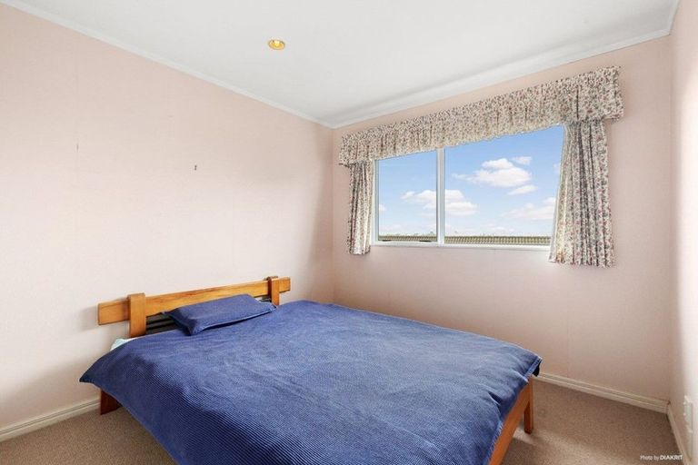 Photo of property in 7 Anure Place, Highland Park, Auckland, 2010