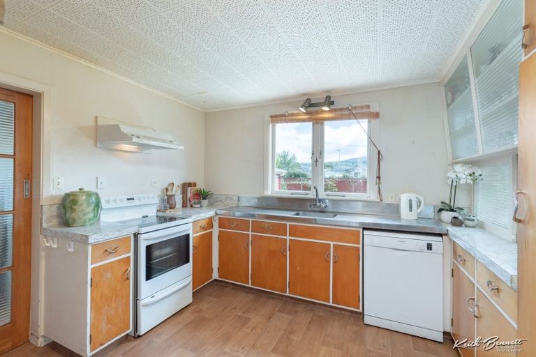 Photo of property in 71 Totara Crescent, Woburn, Lower Hutt, 5011