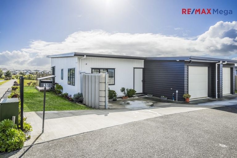 Photo of property in 31 Tuuhura Road, Pukekohe, 2120