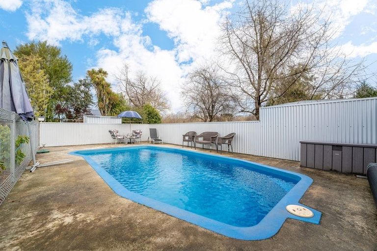 Photo of property in 65 Main North Road, Geraldine, 7930