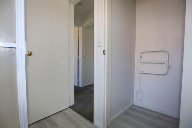 Photo of property in 4/2 Broadbent Street, Riccarton, Christchurch, 8041