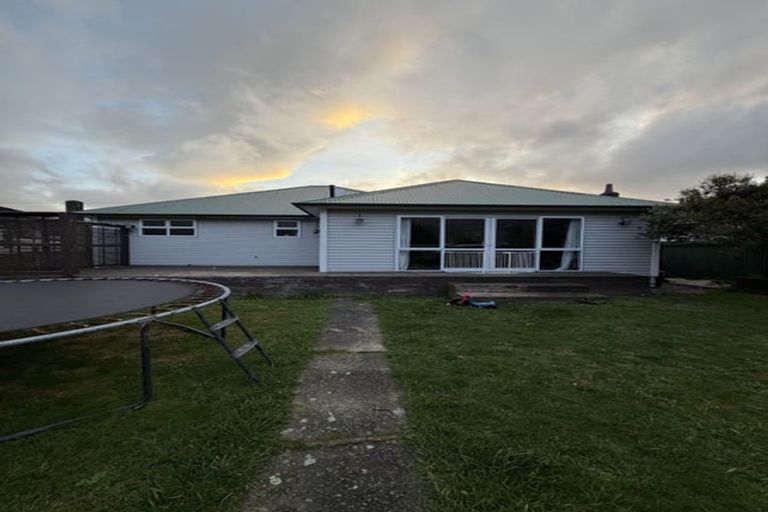 Photo of property in 64 Wellington Road, Wainuiomata, Lower Hutt, 5014