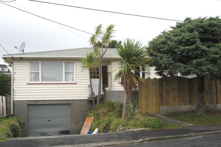 Photo of property in 36 Oswald Crescent, Paparangi, Wellington, 6037