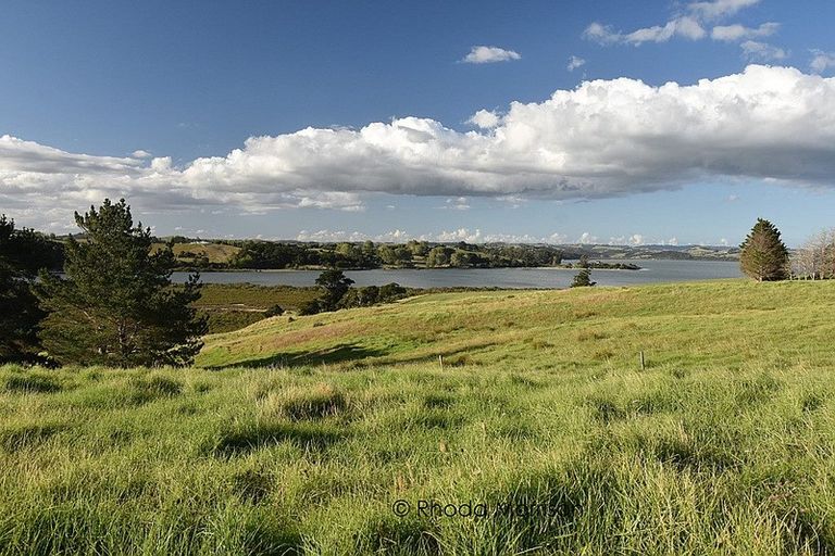 Photo of property in 21 Matahehe Lane, Tinopai, 0593