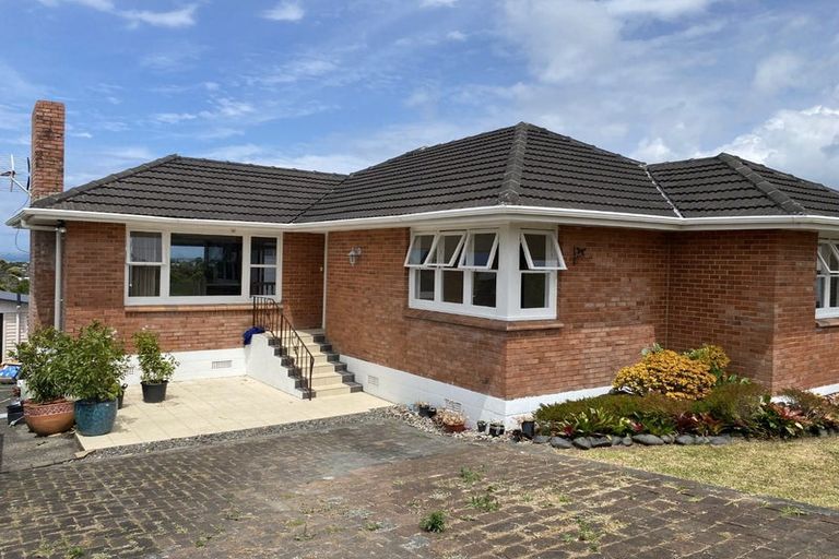 Photo of property in 743 East Coast Road, Browns Bay, Auckland, 0630