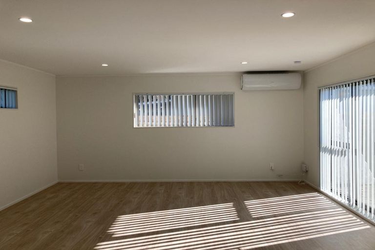 Photo of property in 10 Gulliver Place, Conifer Grove, Takanini, 2112