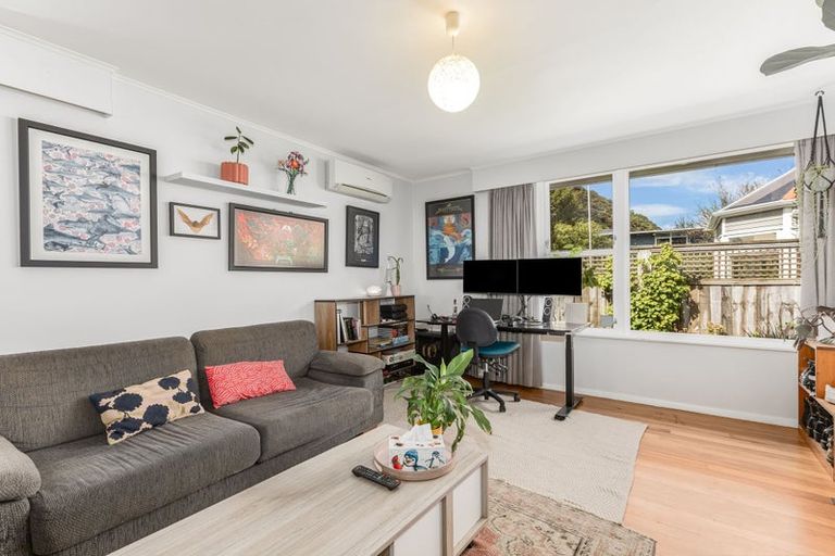 Photo of property in 2/159 Muritai Road, Eastbourne, Lower Hutt, 5013