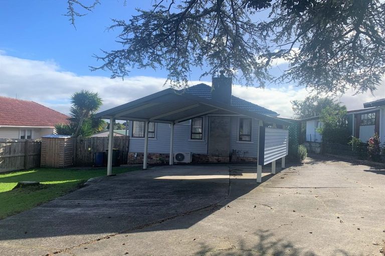 Photo of property in 1/114 Kervil Avenue, Te Atatu Peninsula, Auckland, 0610