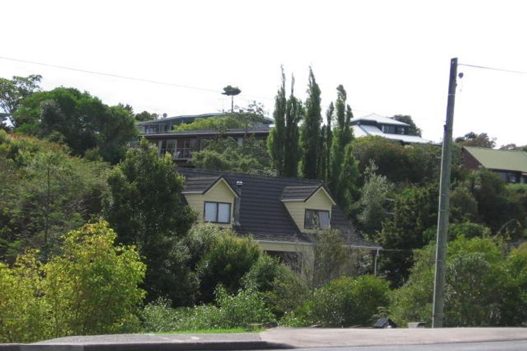 Photo of property in 1/962 Beach Road, Torbay, Auckland, 0630