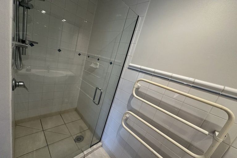 Photo of property in 3/73 Waimairi Road, Upper Riccarton, Christchurch, 8041