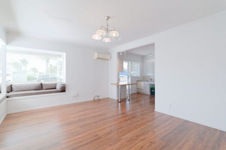 Photo of property in 1/760 Beach Road, Browns Bay, Auckland, 0630