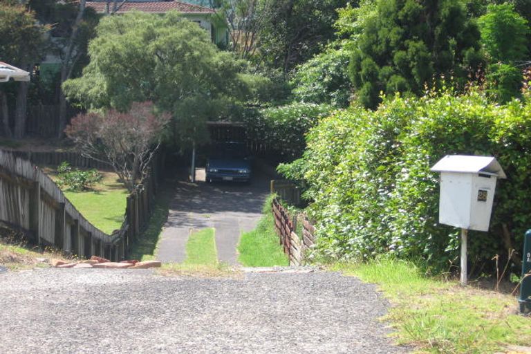 Photo of property in 1/28 Camelot Place, Glenfield, Auckland, 0629