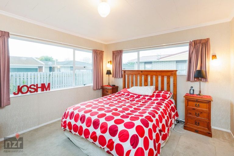 Photo of property in 4 Chertsey Court, Roslyn, Palmerston North, 4414