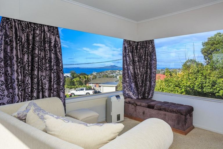 Photo of property in 10 Gull Lane, Mairangi Bay, Auckland, 0630