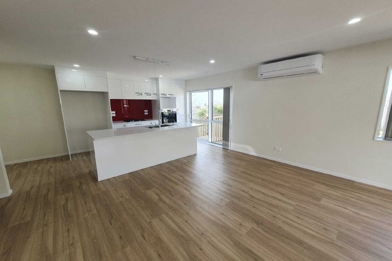 Photo of property in 83a Glengarry Road, Glen Eden, Auckland, 0602