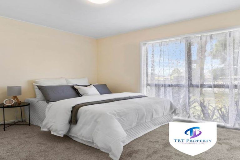 Photo of property in 128 Everglade Drive, Totara Heights, Auckland, 2105