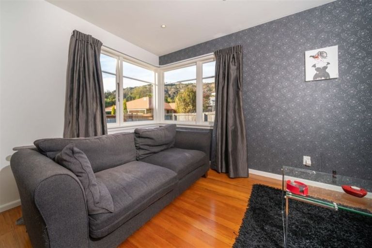 Photo of property in 32 Martindales Road, Heathcote Valley, Christchurch, 8022