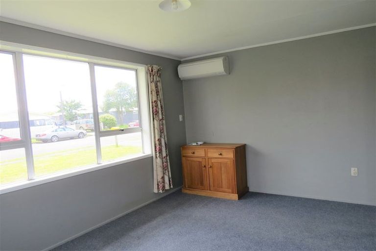 Photo of property in 32 Heather Street, Levin, 5510