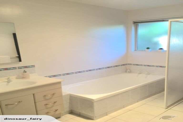 Photo of property in 20 Wendy Place, Heathcote Valley, Christchurch, 8022